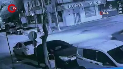 Hızını alamayan sürücü motokuryeye çarpıp kaçtı!