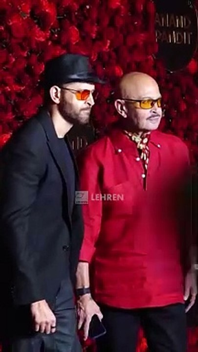 Hrithik Roshan & Dashing Dad Rakesh Roshan For Anand Pandit's B'day Event
