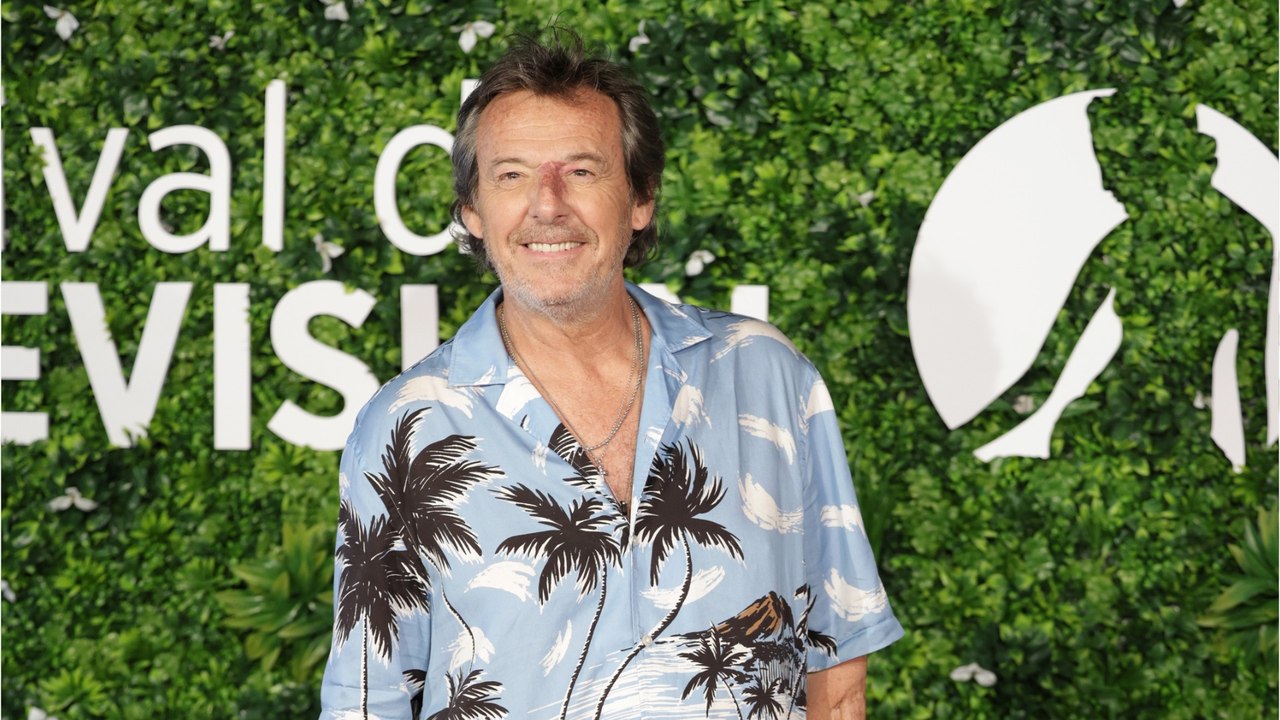 GALA VIDEO – Jean-Luc Reichmann pose avec sa soeur Marie-Laure : leur ressemblance va vous frapper !
