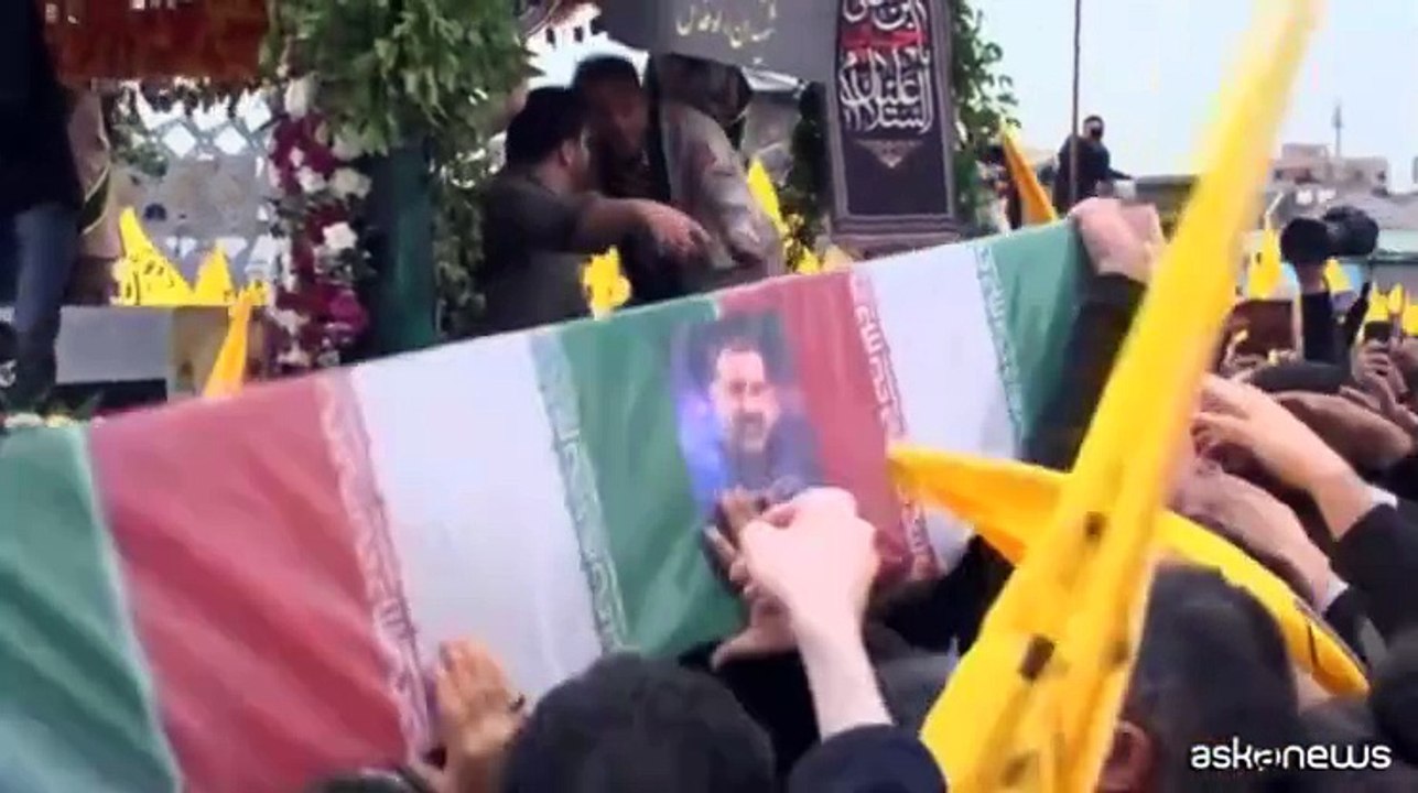 A Teheran i funerali del comandante delle Guardie Rivoluzionarie