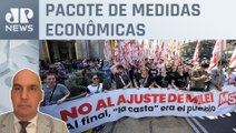 Argentinos protestam contra “decretaço” de Javier Milei; Manuel Furriela analisa