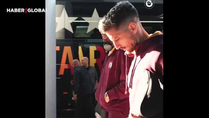 Galatasaray Suudi Arabistan'a hareket etti... Icardi'nin gözlüğü dikkat çekti