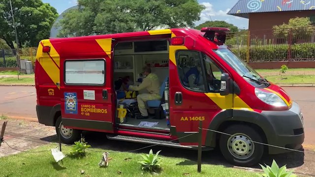 Homem é socorrido após sofrer queda em residência na Avenida Corbélia