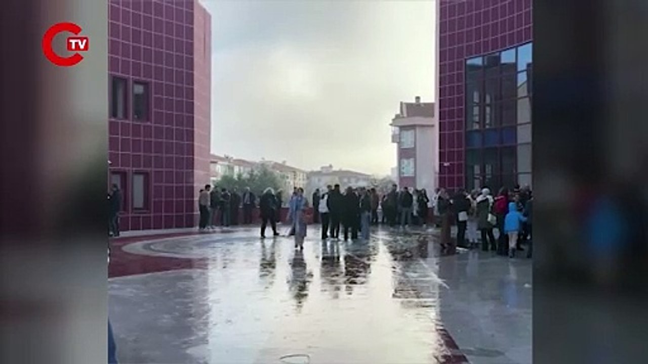 Sigaranın zararlarının anlatıldığı panelde 'sigara molası'