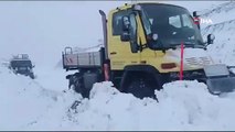 Siirt'te kardan dolayı kapanan grup köy yolu ulaşıma açıldı