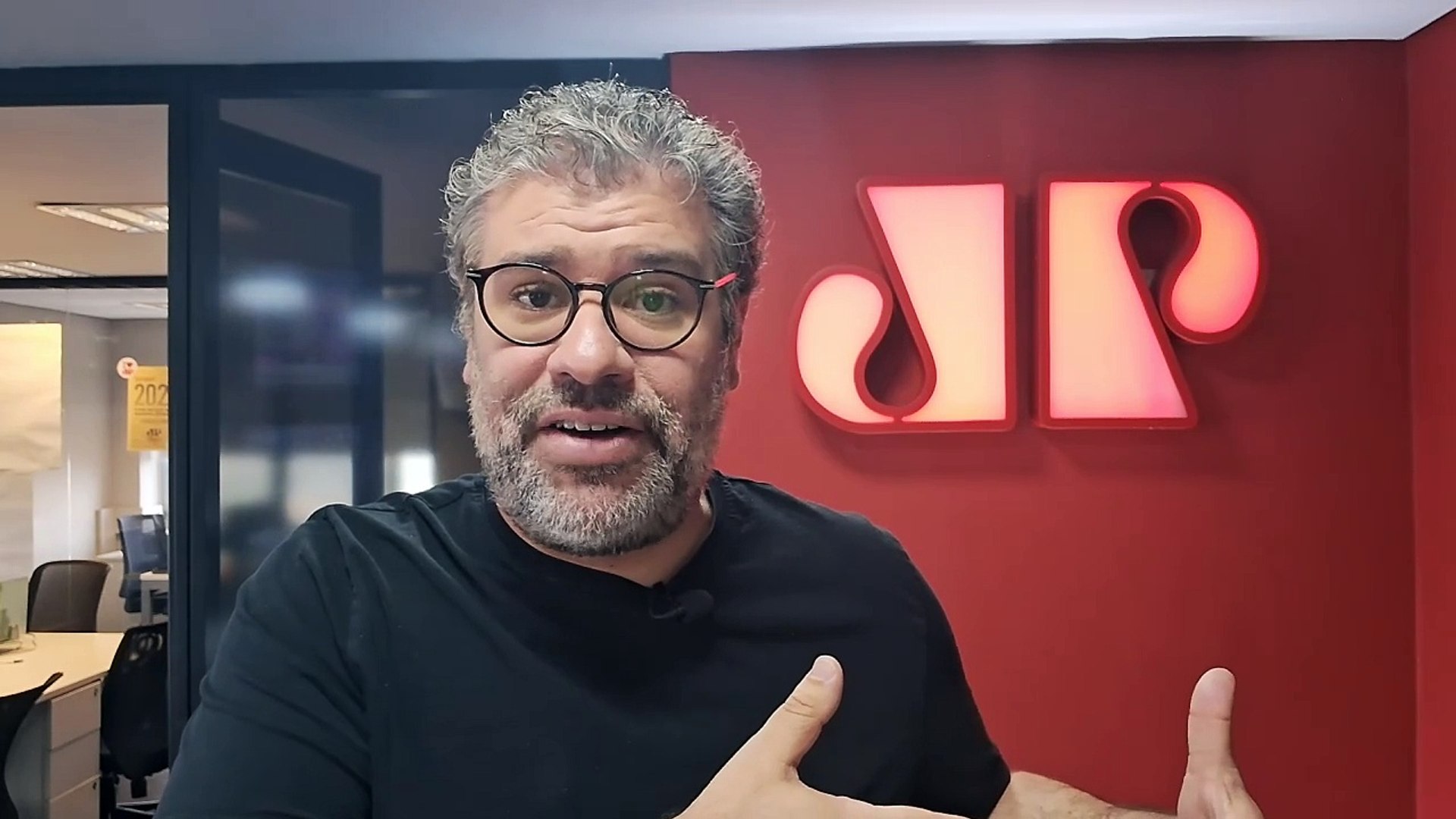 Avalia Monteiro comentando estratégia de Flávio Bolsonaro