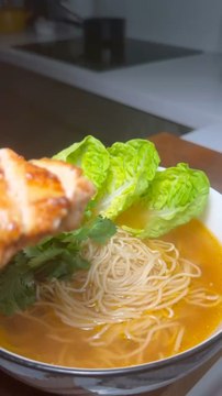 RAMEN POULET ENTIER #ramen #japon #nouille #soup #soupe #poulet #chicken #ramennoodles