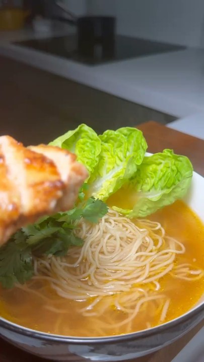 RAMEN POULET ENTIER #ramen #japon #nouille #soup #soupe #poulet #chicken #ramennoodles