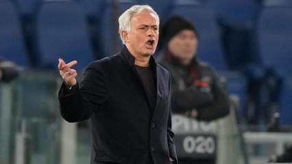 Mourinho pledges future to Roma despite rumours