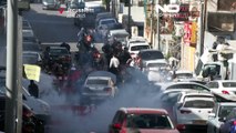 شاهد: الشرطة الإسرائيلية تطلق الغاز المسيل للدموع على الفلسطينيين في القدس الشرقية