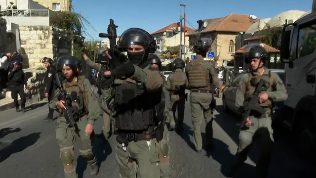 قوات الاحتلال الإسرائيلي تمنع المصلين من الوصول إلى المسجد الأقصى