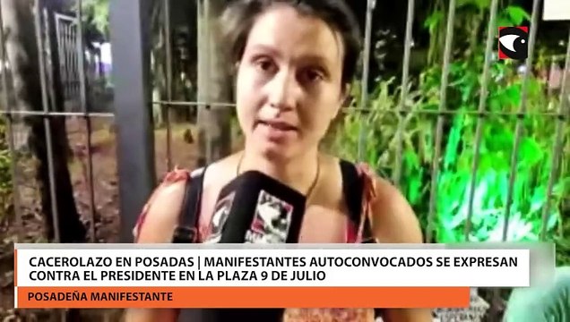 Cacerolazo en Posadas Manifestantes autoconvocados se expresan contra el presidente en la Plaza 9 de Julio