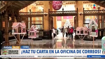 Santa Claus invita a los niños a tomarse fotos con él