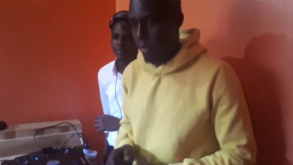 Throwback to my first ever deejay scratch lesson