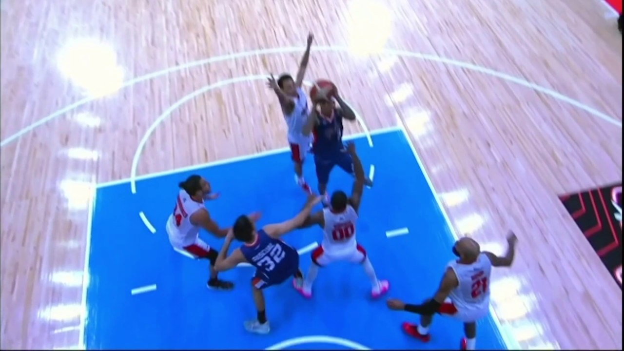 Scottie Thompson rejects Zach Lofton!