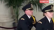ABD'li kadın subay, cenaze töreninde yığılıp kaldı