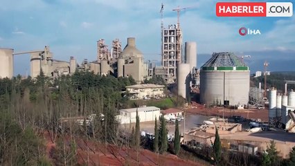 Bursa Çimento Fabrikası'ndan çıkan dumanlar şehrin hava kalitesini düşürüyor