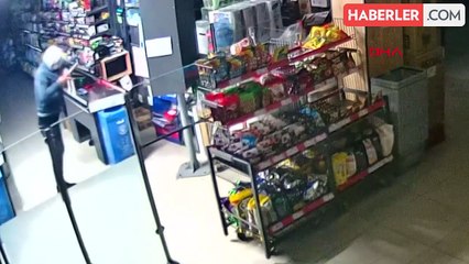 Adana'da Zincir Marketlerden Gıda Malzemesi ve Sigara Çalan Hırsız Yakalandı