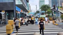 Walking Through The Most Famous Electronics Market in the World [Huaqiangbei]