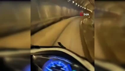 Motokurye metro istasyonuna girdi... O anlar kamerada!