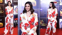 Alia Bhatt Looking Gorgeous at the Red Carpet of Mumbai Police Event Umang 2023, Video goes Viral
