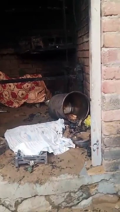 हीटर से बिस्तर में लगी आग, पिता व मासूम बेटी जि...
