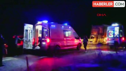 Karlıova'da yolcu otobüsü ile 2 TIR'ın karıştığı kazada 8 kişi yaralandı