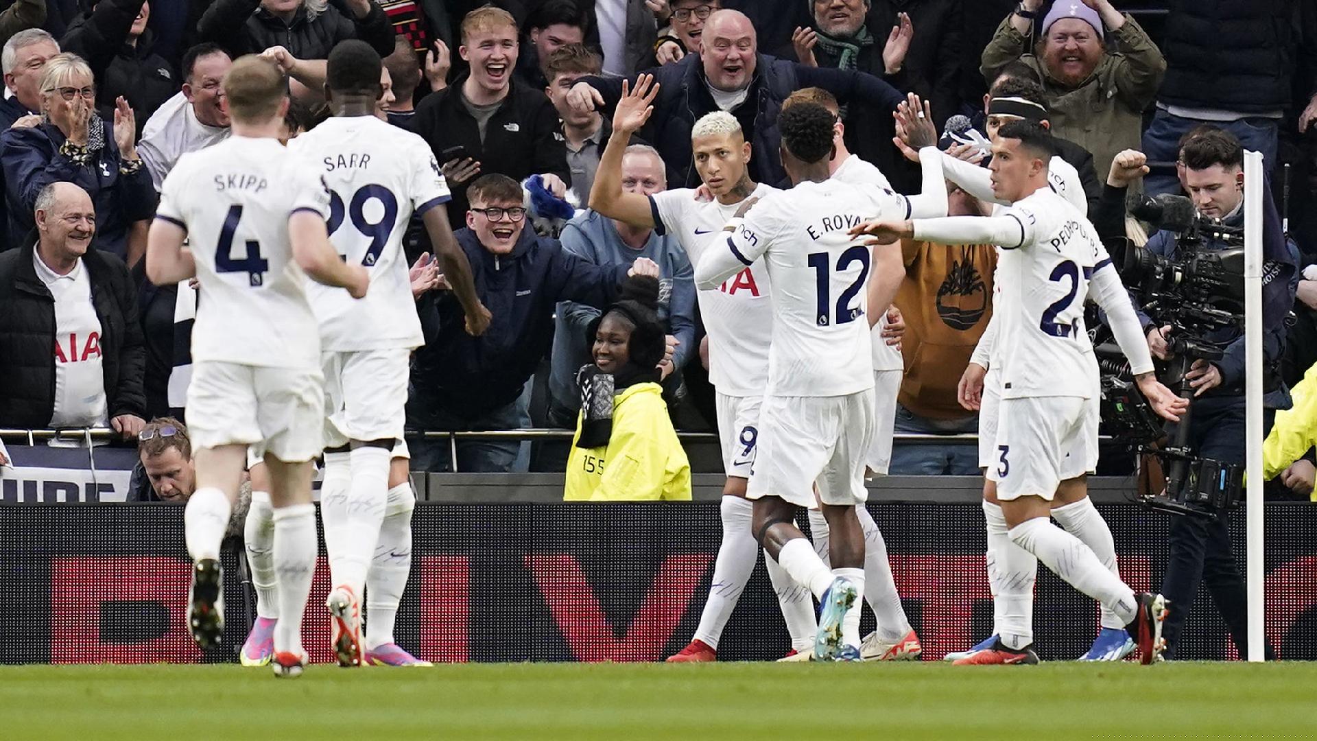 Tottenham Hotspur v Everton