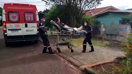Idosa de 71 anos sofre queda no Centro de Cascavel