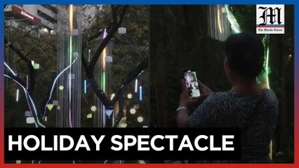 Filipinos enjoy annual Christmas light show in Manila