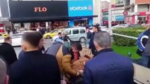 Zabıta izinsiz ceviz ve kestane satan seyyar satıcılara göz açtırmadı