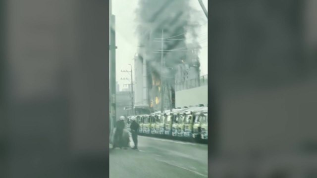 의정부 레미콘 공장 화재...1시간 40분 만에 진화 / YTN