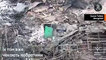 映像：M2ブラッドリー歩兵戦闘車がウクライナでロシア兵を踏み潰す