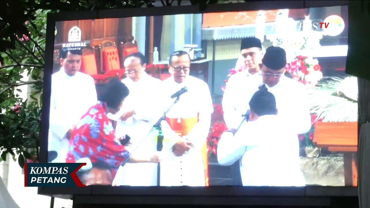 Misa Malam Natal, Umat Kristiani Mulai Masuki Gereja Katedral Jakarta Sejak Pukul 3 Sore