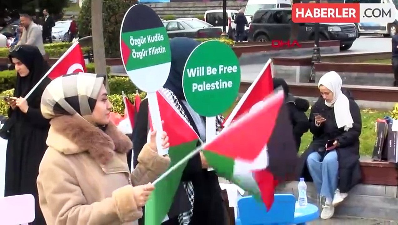 STK'lar Filistin İçin İnsanlık Nöbeti Düzenledi