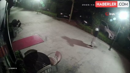 Beylikdüzü'nde silahlı saldırıda iki genç hayatını kaybetti