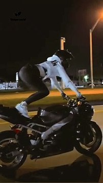 Bikers girl, girls bike racing, bike race, girls bike stunt, bike lovers, bike Rider's