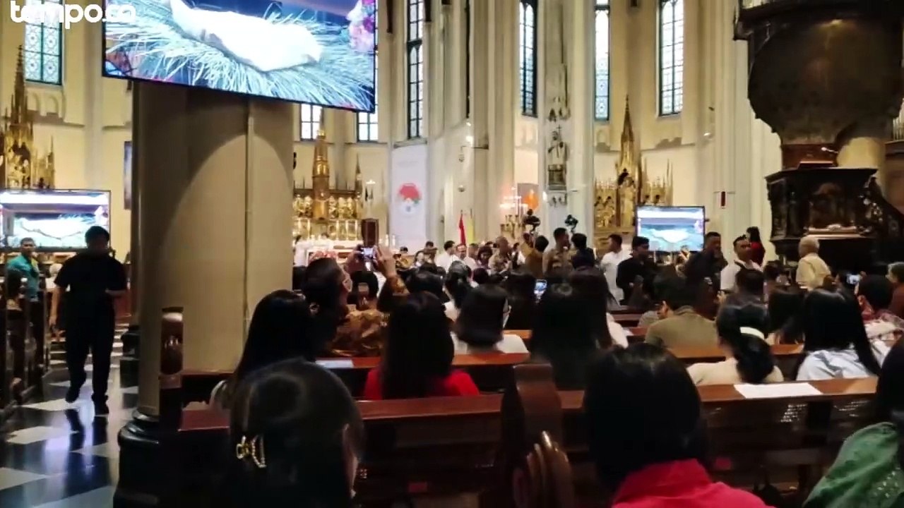 Mahfud MD Hadiri Misa Malam Natal di Gereja Katedral