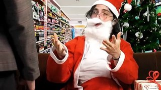 Son Papa ne veut pas qu'il parle au Père Noël