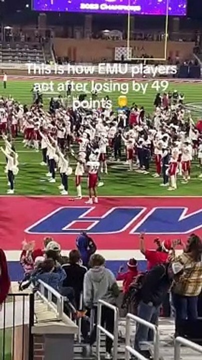 Eastern Michigan footballer Attacks South Alabama Player #EasternMichiganfootball #football #fight