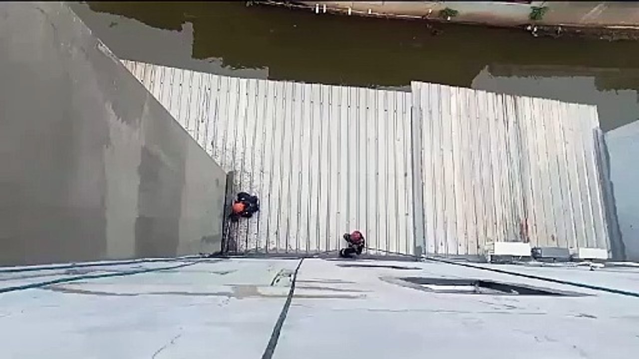 CARA MENGATASI GENTENG BETON BOCOR | JIKA ANDA SEDANG MENCARI CAT ANTI BOCOR, CAT WATERPROOF, CAT PELAPIS ANTI BOCOR, PELAPIS ANTI BOCOR, ASPAL CAIR, ASPAL CAIR CAT ANTI BOCOR, JASA WATERPROOING | SEGERA HUBUNGI KONTAK KAMI WA 0821 3435 8787