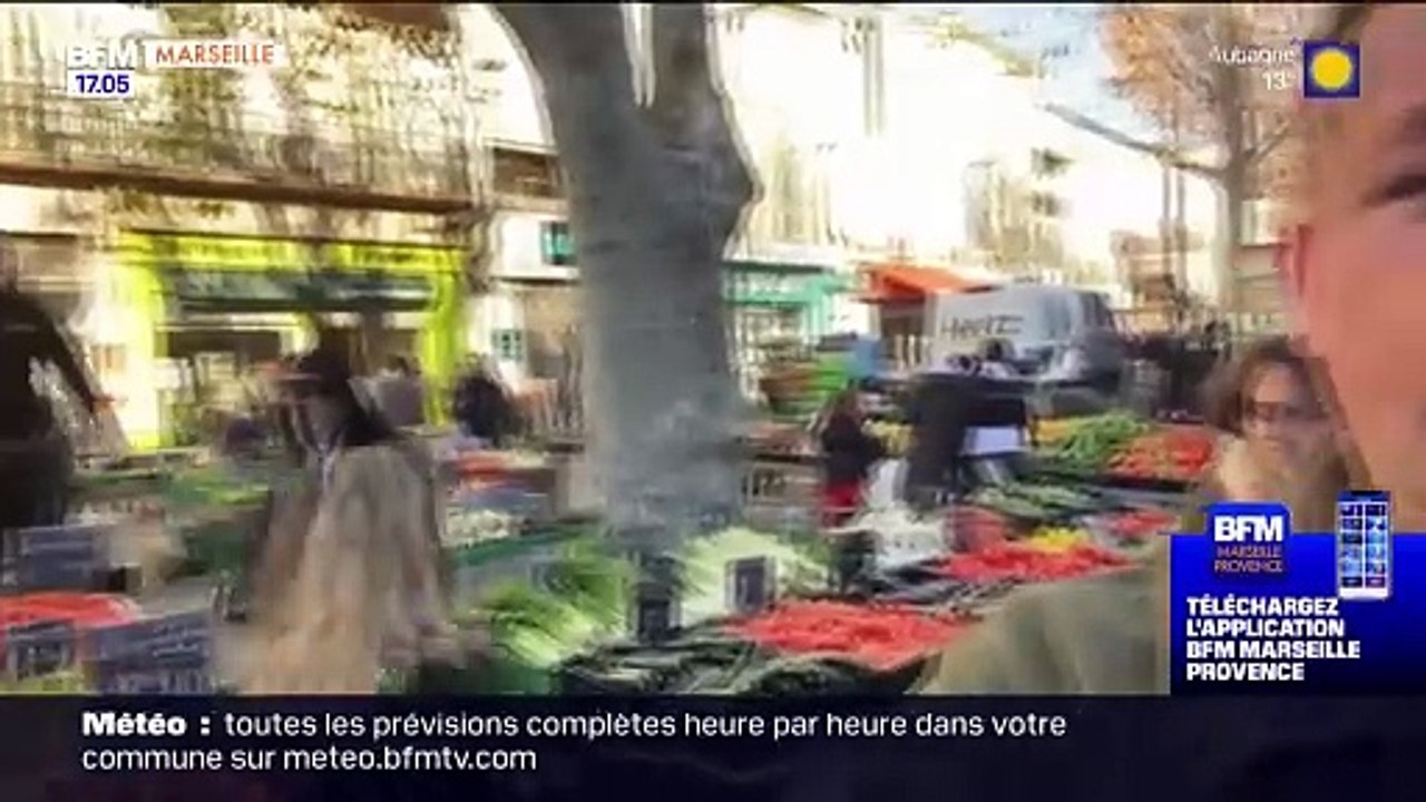 Le marché de NOEL de GARDANNE bien fréquenté pour le reveillon de NOEL 24DEC2023
