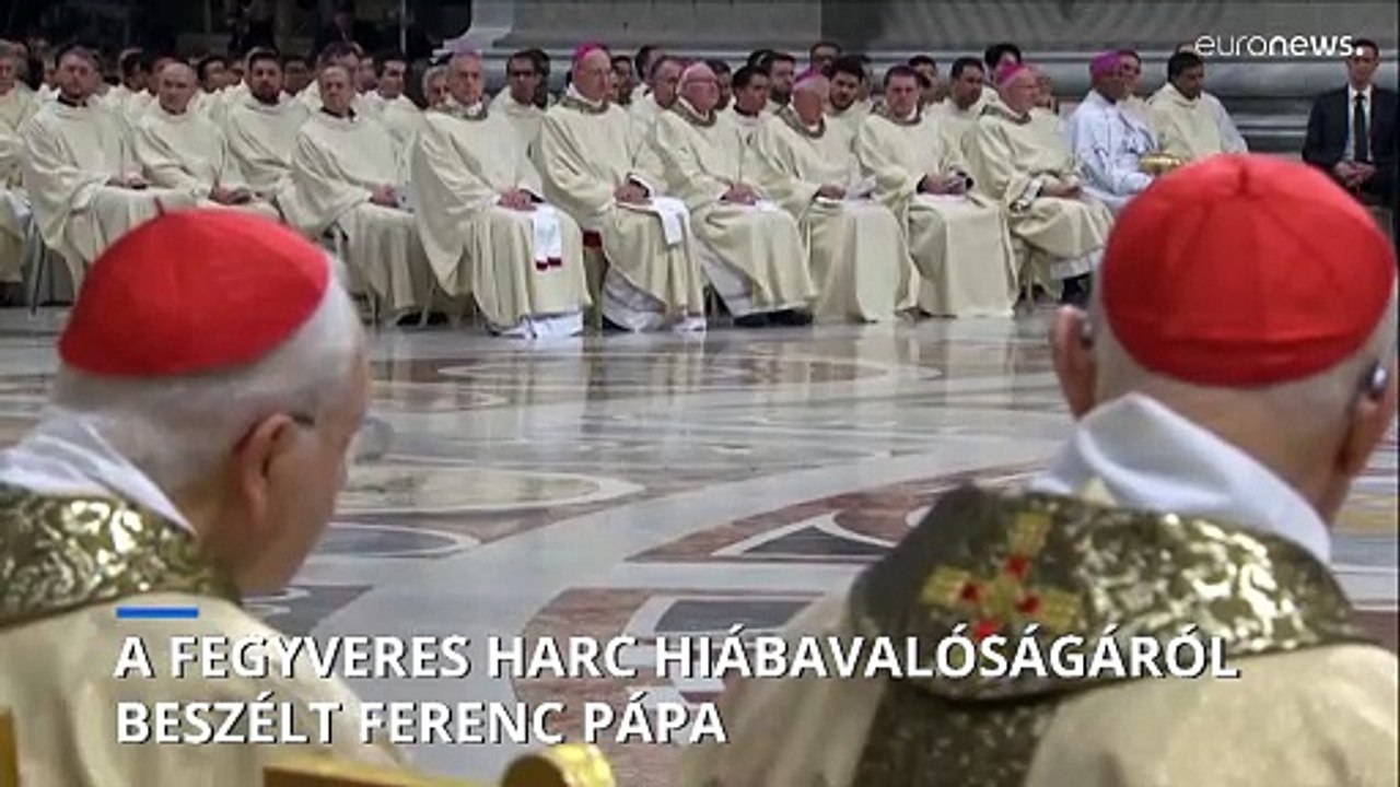 A fegyveres harc hiábavalóságáról beszélt Ferenc pápa szenteste