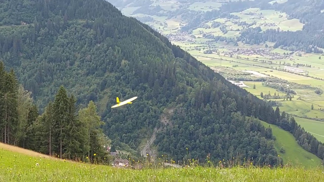 Wood wipe midi mit eingesprongenem Rittberger bei der Landung