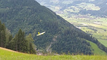 Wood wipe midi mit eingesprongenem Rittberger bei der Landung