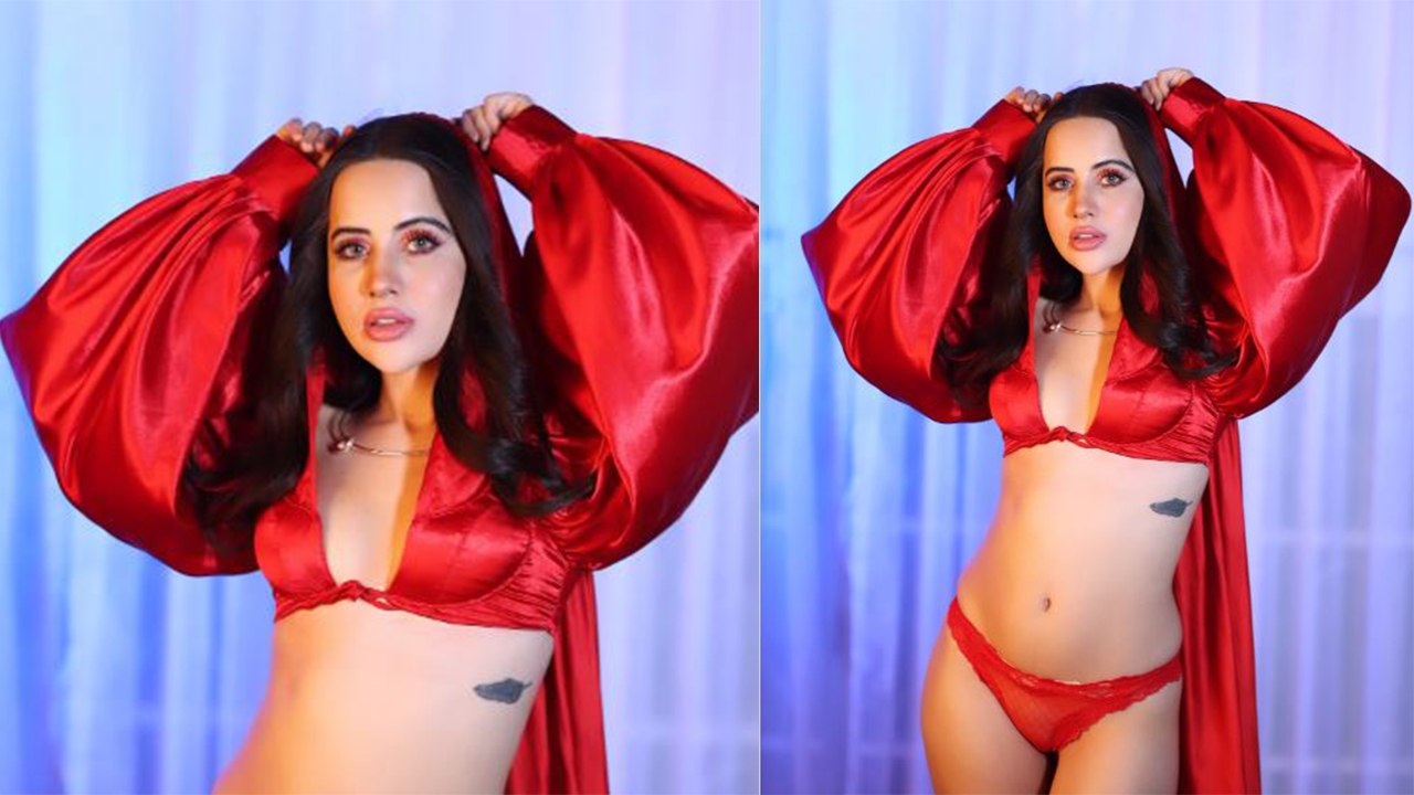 Urfi Javed: Christmas के मौके पर Urfi Javed के Hot Look ने मचाया Social Media पर धमाल।FilmiBeat