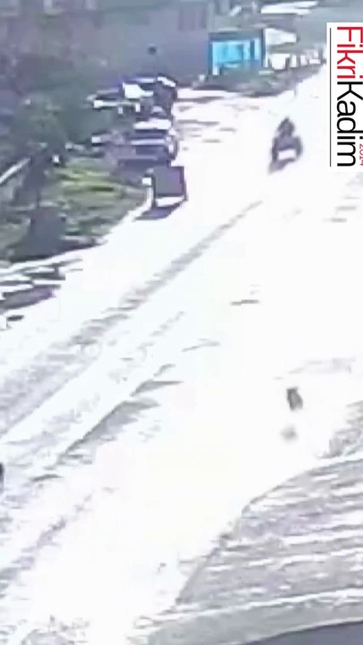 Sinop'ta sahipsiz köpeklerin saldırdığı ATV sürücüsü kaza yaptı.