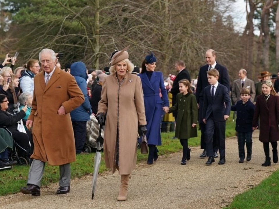 Royal Family zeigt sich bester Laune beim Weihnachtsspaziergang