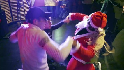 À Paris, le Secours Catholique organise un réveillon pour les plus démunis