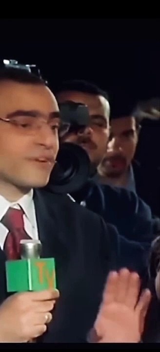اضحك